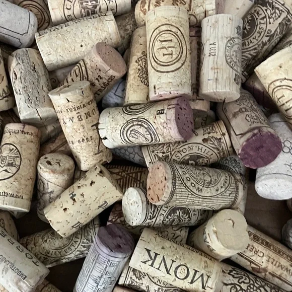 Assorted Wine Corks Collection - Picture 7 of 7